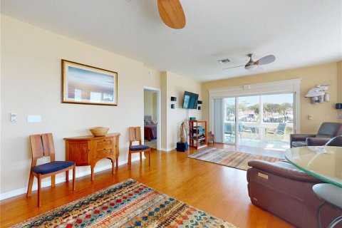 Condo in New Smyrna Beach, Florida, 3 bedrooms  № 2381320 - photo 19