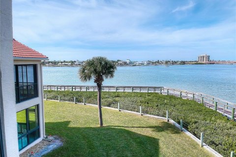 Condo in New Smyrna Beach, Florida, 3 bedrooms  № 2381320 - photo 5