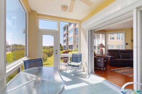 Condo in New Smyrna Beach, Florida, 3 bedrooms  № 2381320 - photo 9