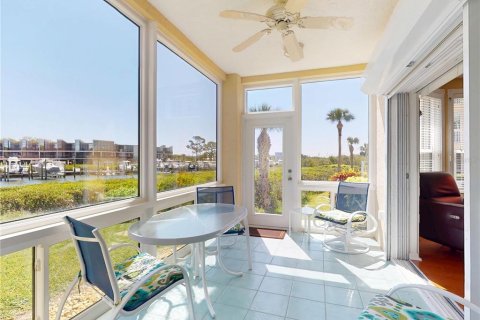 Condo in New Smyrna Beach, Florida, 3 bedrooms  № 2381320 - photo 8