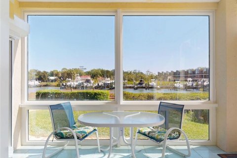 Condo in New Smyrna Beach, Florida, 3 bedrooms  № 2381320 - photo 10