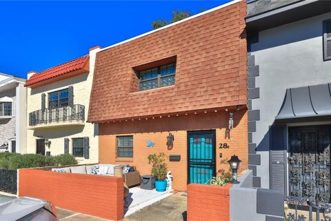 Condo à Daytona Beach, Floride, 2 chambres  № 2105106