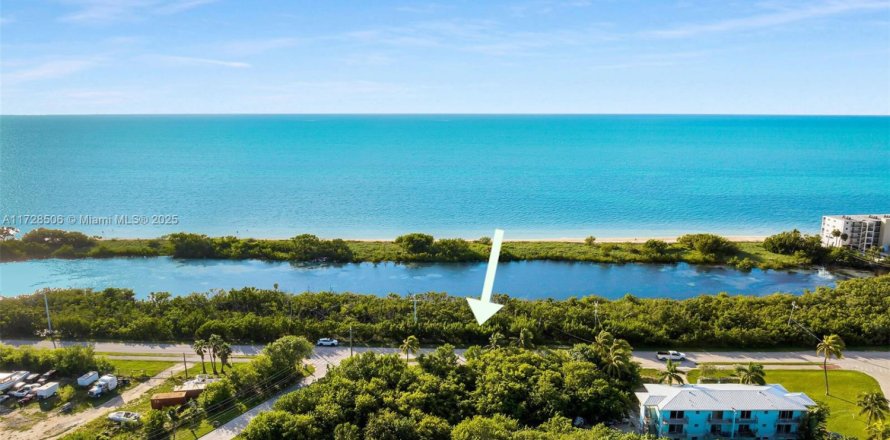 Land in Marathon, Florida № 2015738