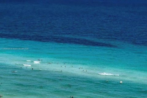 Condominio en venta en Hallandale Beach, Florida, 1 dormitorio, 78.41 m2 № 1888116 - foto 4