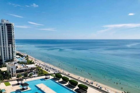 Condominio en venta en Hallandale Beach, Florida, 1 dormitorio, 78.41 m2 № 1888116 - foto 1