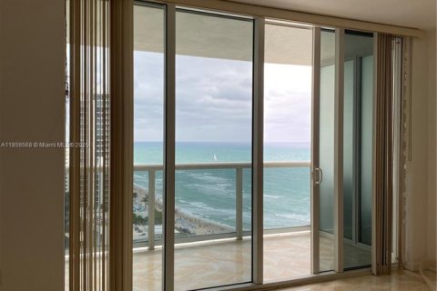 Condominio en venta en Hallandale Beach, Florida, 1 dormitorio, 78.41 m2 № 1888116 - foto 6