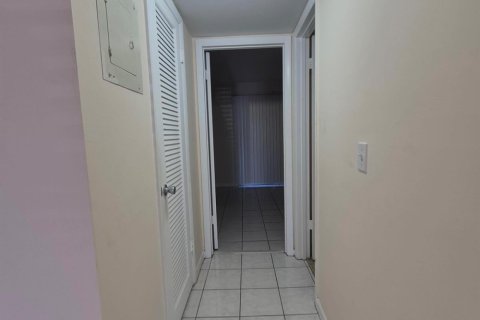 Condo in West Palm Beach, Florida, 1 bedroom  № 2178943 - photo 5