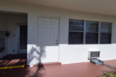 Condo in West Palm Beach, Florida, 1 bedroom  № 2178943