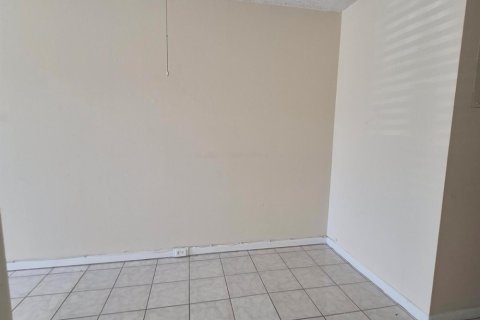 Condo in West Palm Beach, Florida, 1 bedroom  № 2178943 - photo 4