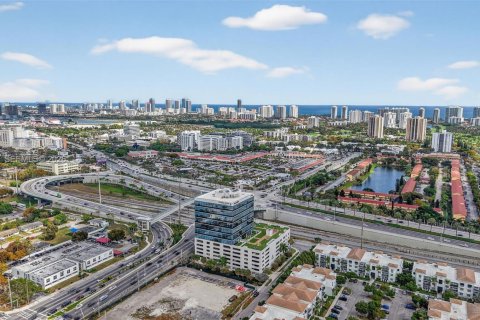 Propiedad comercial en venta en Miami, Florida № 2032555 - foto 26