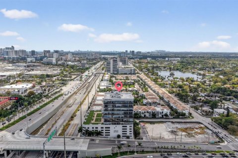 Propiedad comercial en venta en Miami, Florida № 2032555 - foto 29