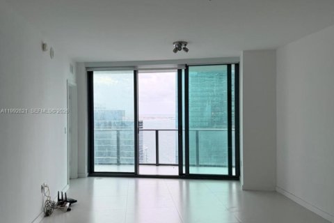 Condominio en alquiler en Miami, Florida, 1 dormitorio, 81.75 m2 № 2056703 - foto 3