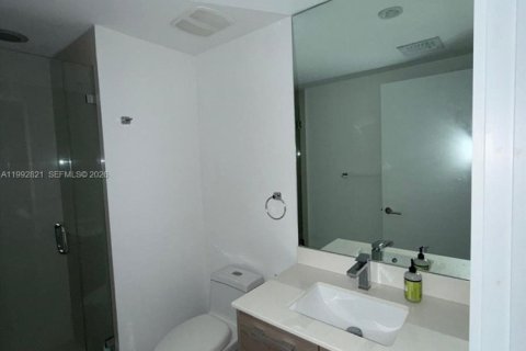 Condominio en alquiler en Miami, Florida, 1 dormitorio, 81.75 m2 № 2056703 - foto 2