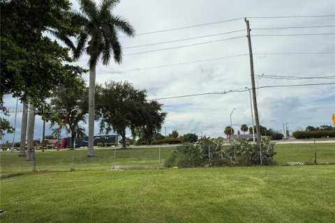 Casa en venta en Moore Haven, Florida, 4 dormitorios, 169.92 m2 № 1887666 - foto 29