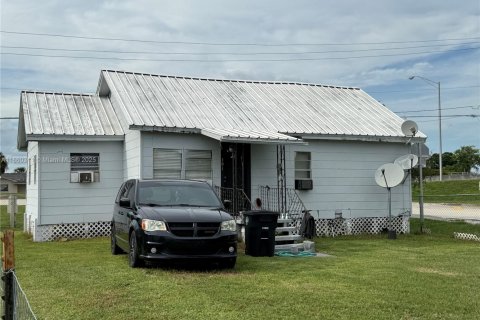 Casa en venta en Moore Haven, Florida, 4 dormitorios, 169.92 m2 № 1887666 - foto 10