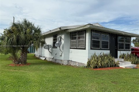 Casa en venta en Moore Haven, Florida, 4 dormitorios, 169.92 m2 № 1887666 - foto 5