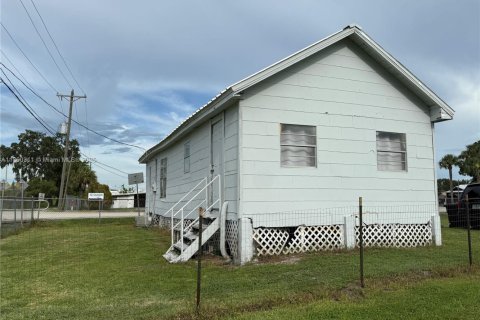 Casa en venta en Moore Haven, Florida, 4 dormitorios, 169.92 m2 № 1887666 - foto 13