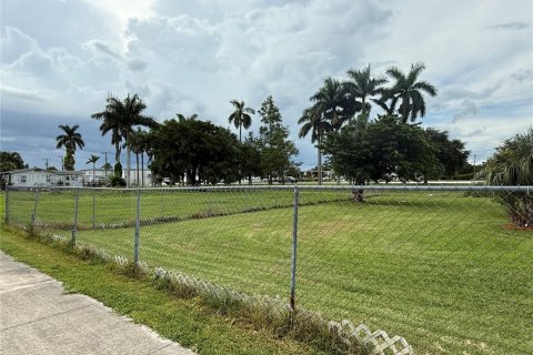 Casa en venta en Moore Haven, Florida, 4 dormitorios, 169.92 m2 № 1887666 - foto 14