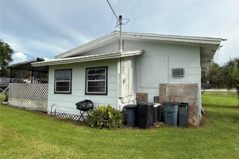 Casa en venta en Moore Haven, Florida, 4 dormitorios, 169.92 m2 № 1887666 - foto 4