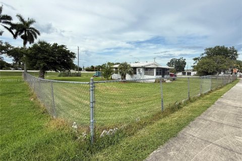 Casa en venta en Moore Haven, Florida, 4 dormitorios, 169.92 m2 № 1887666 - foto 18