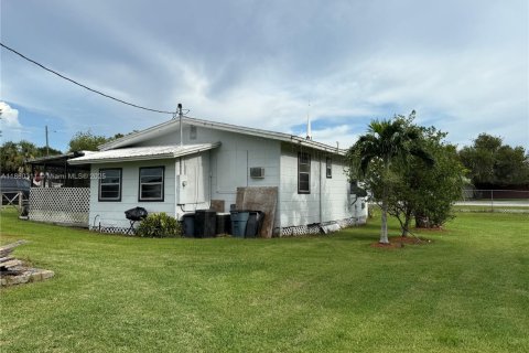 Casa en venta en Moore Haven, Florida, 4 dormitorios, 169.92 m2 № 1887666 - foto 8