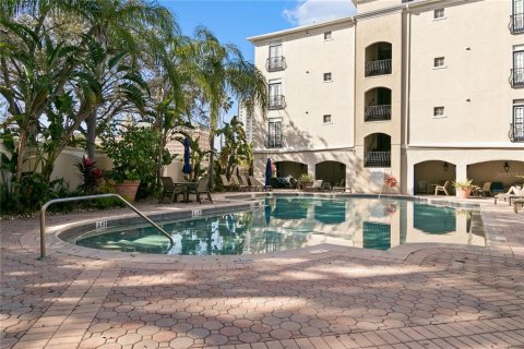 Condo in Tampa, Florida, 2 bedrooms № 2111562