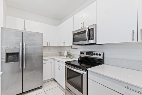 Townhouse in Miami, Florida 3 bedrooms, 123.65 sq.m. № 2054284 - photo 6