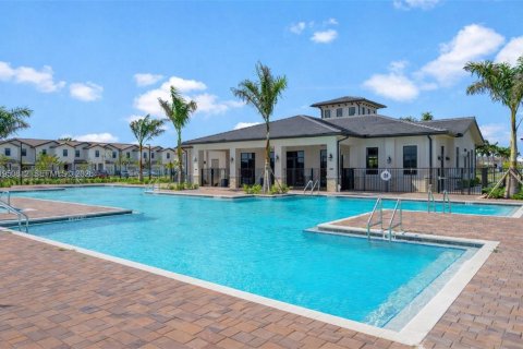 Townhouse in Miami, Florida 3 bedrooms, 123.65 sq.m. № 2054284 - photo 16