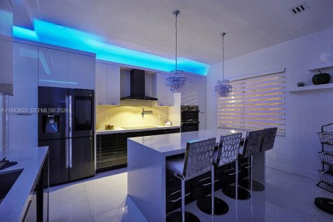 House in Hialeah, Florida 4 bedrooms, 267.37 sq.m. № 2000825 - photo 29