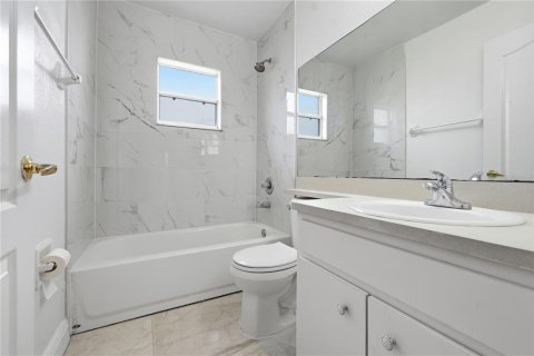 Villa ou maison à louer à Winter Haven, Floride: 4 chambres, 160.54 m2 № 2266815 - photo 30