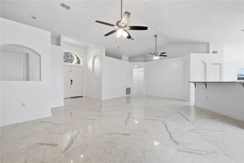 Villa ou maison à louer à Winter Haven, Floride: 4 chambres, 160.54 m2 № 2266815 - photo 6