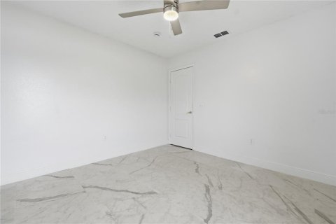 Villa ou maison à louer à Winter Haven, Floride: 4 chambres, 160.54 m2 № 2266815 - photo 25