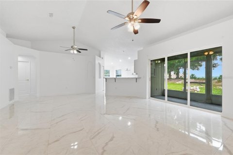 Villa ou maison à louer à Winter Haven, Floride: 4 chambres, 160.54 m2 № 2266815 - photo 7