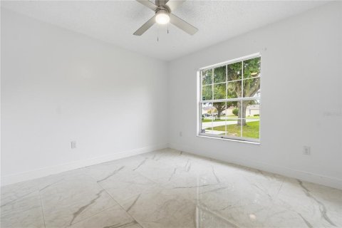 Villa ou maison à louer à Winter Haven, Floride: 4 chambres, 160.54 m2 № 2266815 - photo 28