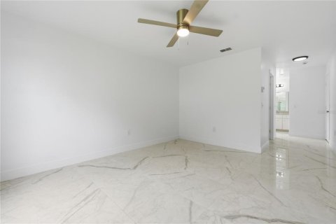 Villa ou maison à louer à Winter Haven, Floride: 4 chambres, 160.54 m2 № 2266815 - photo 19