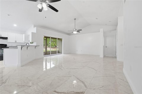 Villa ou maison à louer à Winter Haven, Floride: 4 chambres, 160.54 m2 № 2266815 - photo 9