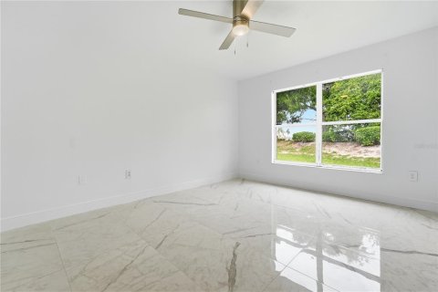 Villa ou maison à louer à Winter Haven, Floride: 4 chambres, 160.54 m2 № 2266815 - photo 17