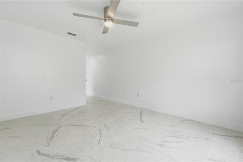 Villa ou maison à louer à Winter Haven, Floride: 4 chambres, 160.54 m2 № 2266815 - photo 18