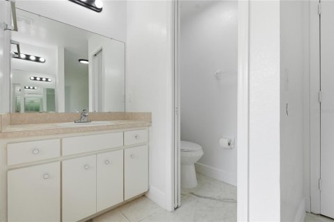 Villa ou maison à louer à Winter Haven, Floride: 4 chambres, 160.54 m2 № 2266815 - photo 23