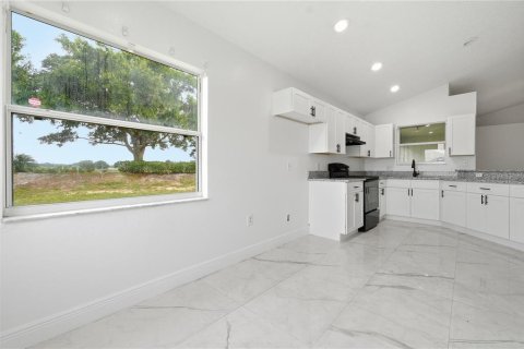 Villa ou maison à louer à Winter Haven, Floride: 4 chambres, 160.54 m2 № 2266815 - photo 13