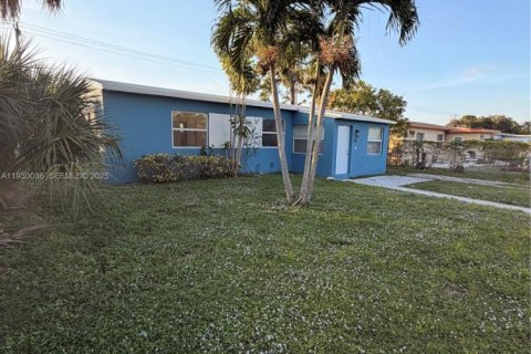 Villa ou maison à vendre à Fort Lauderdale, Floride: 3 chambres, 97.36 m2 № 1988894 - photo 2