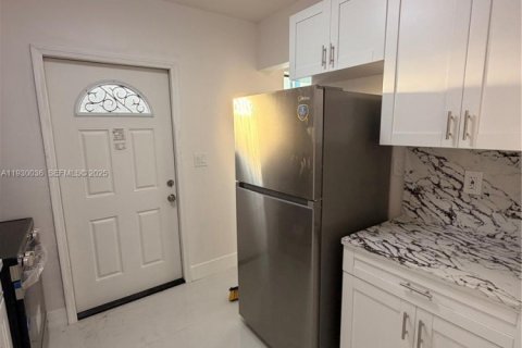 Villa ou maison à vendre à Fort Lauderdale, Floride: 3 chambres, 97.36 m2 № 1988894 - photo 4