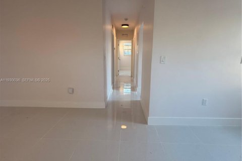 Villa ou maison à vendre à Fort Lauderdale, Floride: 3 chambres, 97.36 m2 № 1988894 - photo 10