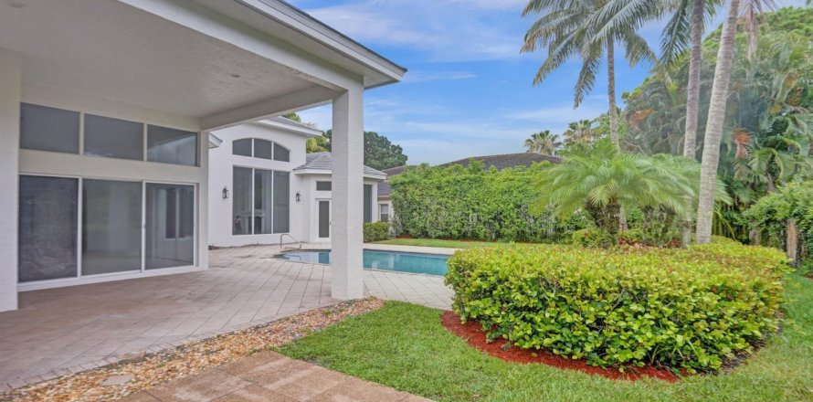 House in Boca Raton, Florida 5 bedrooms, 398.64 sq.m. № 1187732