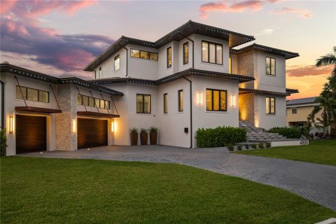 Casa en venta en Saint Petersburg, Florida, 6 dormitorios, 538.37 m2 № 1649028 - foto 2