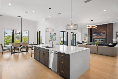 Casa en venta en Saint Petersburg, Florida, 6 dormitorios, 538.37 m2 № 1649028 - foto 24