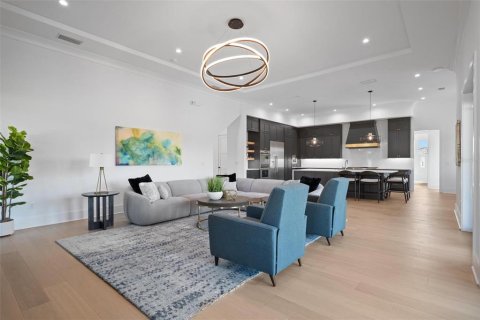 Casa en venta en Saint Petersburg, Florida, 6 dormitorios, 538.37 m2 № 1649028 - foto 13
