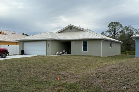 House in Punta Gorda, Florida 3 bedrooms, 137.5 sq.m. № 1512584 - photo 1