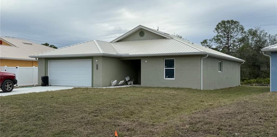 House in Punta Gorda, Florida 3 bedrooms, 137.5 sq.m. № 1512584