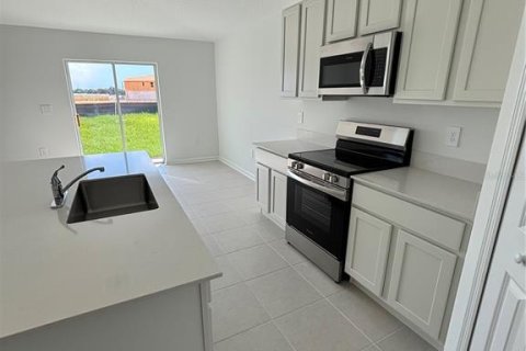 Casa en alquiler en Haines City, Florida, 4 dormitorios, 169.45 m2 № 1895156 - foto 17